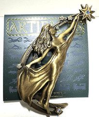 Vintage JJ ARTIFACTS Gold Tone 1986 Mystic Star Thrower NOS