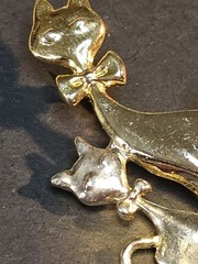 Vintage Brooch Gold Silver Tone Cat Kitten Siamese Mother Baby Pin Feline Love