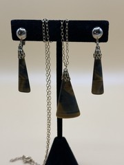 Vintage Tiger’s Eye Necklace & Clip Earrings Set – Gold Tone