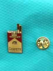 Marlboro Cigarette Enamel Lapel Pin – Vintage 80s Hat Pin -Made in Taiwan