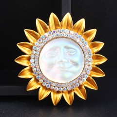 Vintage Baroque Sun Smiley Face Brooch Set with Dripping Oil Accessories