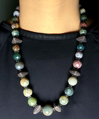 Timeless Charm Antique Stone Necklace – Exquisite Elegance for All Occasions