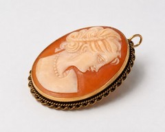 Vintage 14K Gold Hand Carved Shell Cameo Brooch Pendant Large Estate Piece 7.1g