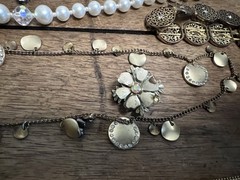 1 lb 3 oz Vintage Costume Jewelry Lot