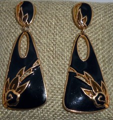 Vintage EDGAR BEREBI Signed Black Enamel Dangle Drop Pierced Post Earrings E50