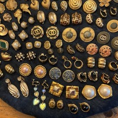 HUGE Lot Vintage Clip On Screw back Earrings TRIFARI Lisner Dauplaise Napier AK