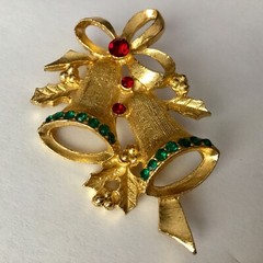 Vintage Christmas Pin Lot Gold Tone Large Star Sleigh Sled Bells