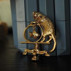 2Pcs Antique Jewelry Cat Vintage Fishing Brooch Personality Zinc Alloy HOT