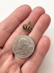 SET OF 12 PEWTER GOLD PLATED CROWN CHARMS /BS02