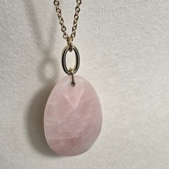 White House Black Market Gold Tone Pink Rose Quartz Pendant Necklace
