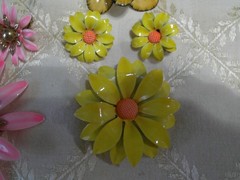 Vtg 60’s MOD Lot of 6 Enamel FLOWER POWER Flower Pin & Earring Sets Earrings