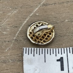 Vintage Unbranded Gold Clip On Earrings With Raised Striped Horizontal Pattern