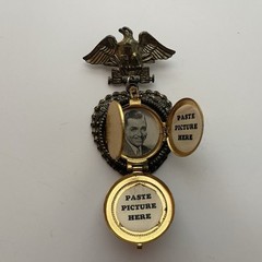 Locket Eagle Military Four Photo Brooch Pin Folding Military Themed Vintage