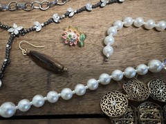 1 lb 3 oz Vintage Costume Jewelry Lot