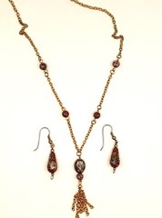 VNTG 80’S CLOSIONNE NECKLACE AND EARRING SET. Red, Black, Gold Tone