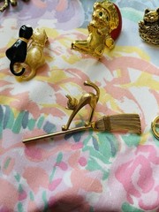 Lot Of 22 Vintage Cat Brooches And Pins Some Signed Various Black Cat, Gold