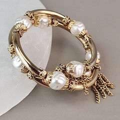 Vintage Baroque Faux Pearl Bracelet Wrap Memory Wire Tassel Gold Tone 5.75″