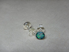VINTAGE AUSTRALIAN OPALS SET IN STERLING SILVER PIERCED STUD EARRINGS 4111