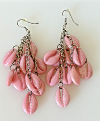 Vintager Statement Pearlized Pink Cowrie Shells Cluster Dangle Earrings 3.5″