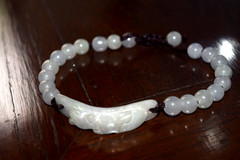 jade vintage women’s bracelet , very light lavender color, great pre-owned