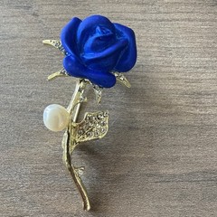 White Pearl with Blue Rose Gold Tone Brooch Pin
