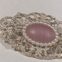 Vintage Ornate Frosted Yellow Gold Plated Pearl Pink Satin Glass Stone Brooch
