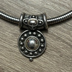 Vintage Silver Tone Metal Coil Choker w/3 Individual Slide on Pendants