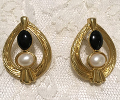 Vintage Statement Earrings Gold Tone Black White Cabochons Textured Teardrop