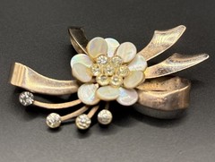 Vintage Old Era Brooch
