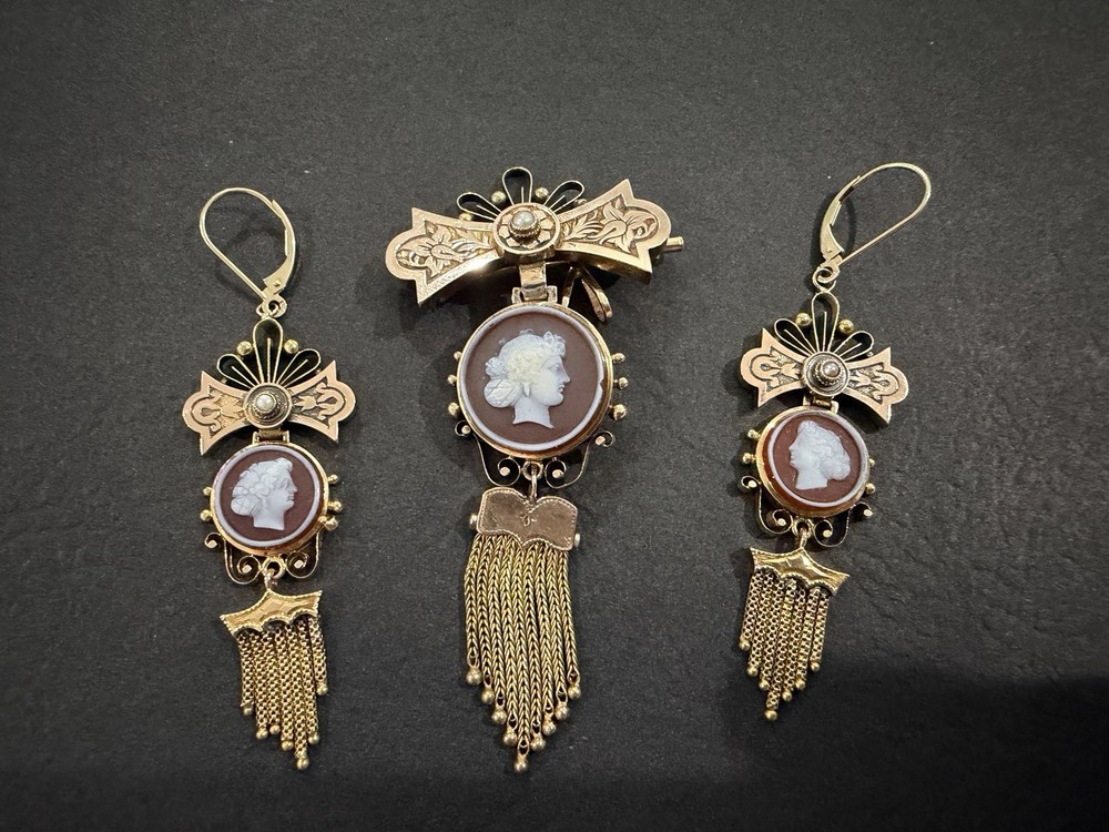 Vintage Cameo Set Antique Gold jewelry Earrings Broach Pendant