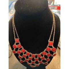 NY RED BIB NECKLACE ACRYLIC, LIGHT WEIGHT AND VERY PRETTY. GOLD TONE CHAIN 20″
