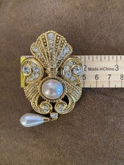 Jeff Lieb Gold Tone Faux Pearl & Clear Rhinestone Brooch Signed 4×2″