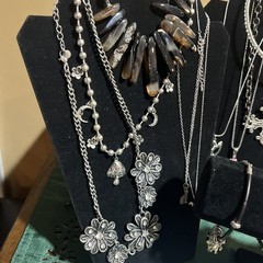 Jewelry Fashion lot Eclectic Silver Tone Vtg Modern Necklaces Bracelets Bulk