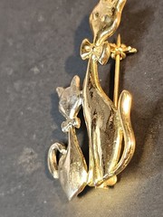 Vintage Brooch Gold Silver Tone Cat Kitten Siamese Mother Baby Pin Feline Love