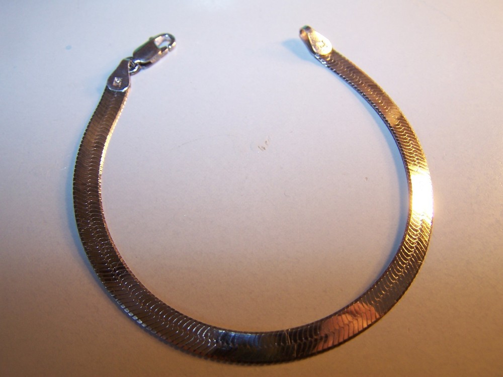 VINTAGE ESTATE ITALY DESIGN 6MM HERRINGBONE STERLING SILVER BRACELET 7″ SIGNED