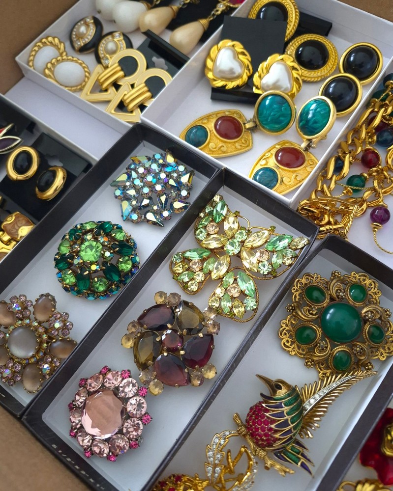 Huge Vintage Jewelry Lot 165 Gold and Silvertone Givenchy Trifari Juliana