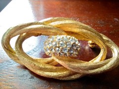 CHRISTIAN DIOR 1974 GERMAN BRUSHED GOLD TONE BROOCH PIN GIFT FOR HER MOM MOTHER