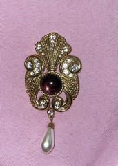 Vintage Jeff Lieb Gold Clear Crystal Pearl Cabochon Purple Stone 4” Brooch Pin