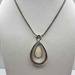 Vintage 90s Teardrop Pendant Necklace Silver Tone Snake Chain Women’s Jewelry