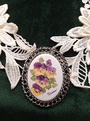 Vtg Hand Painted Signed Yellow & Purple Pansy Porcelain Silver-tone Brooch Pin