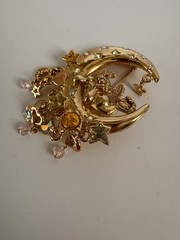 Vintage Kirks Folly Angel Cherub Moon & Stars Crystal Gold Tone Brooch Pin 2.5″