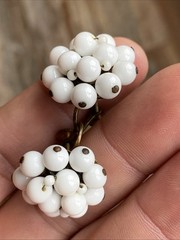 Vtg JAPAN White Milk Glass Round Beaded 7/8” Cluster Screw Back Earrings Floral