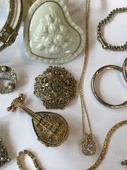 19 -Piece Lot Of Beautiful Costume Jewelry Brooches,Necklace, Earrings QVC/OTHER
