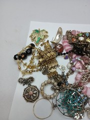 1 Lb REDESIGN/CRAFT FASHION/COSTUME JEWELRY LOT