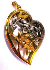 VINTAGE GOLD PLATED & ZINC ALLOY OWL SITTING IN BRANCHES 3D HEART SHAPED PENDANT