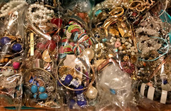 1/2 lb Mixed Vintage-Now ESTATE Jewelry lot ALL WEARABLE, NO JUNK, PAIRED 🌺