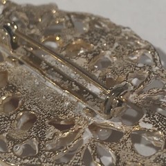 Vintage Ornate Frosted Yellow Gold Plated Pearl Pink Satin Glass Stone Brooch