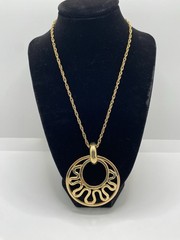 Vintage Sarah Coventry “Golden Nile” Necklace Pendant Best Seller 24″ Chain