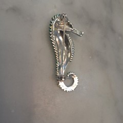 Vintage Seahorse Brooch Women OS Blue Green Enamel Rhinestone Nautical Pin Jewel
