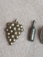 Jan Michaels S F Pin Set Grape Wine Tie Tac 5 Piece *MAN* Vintage Lot